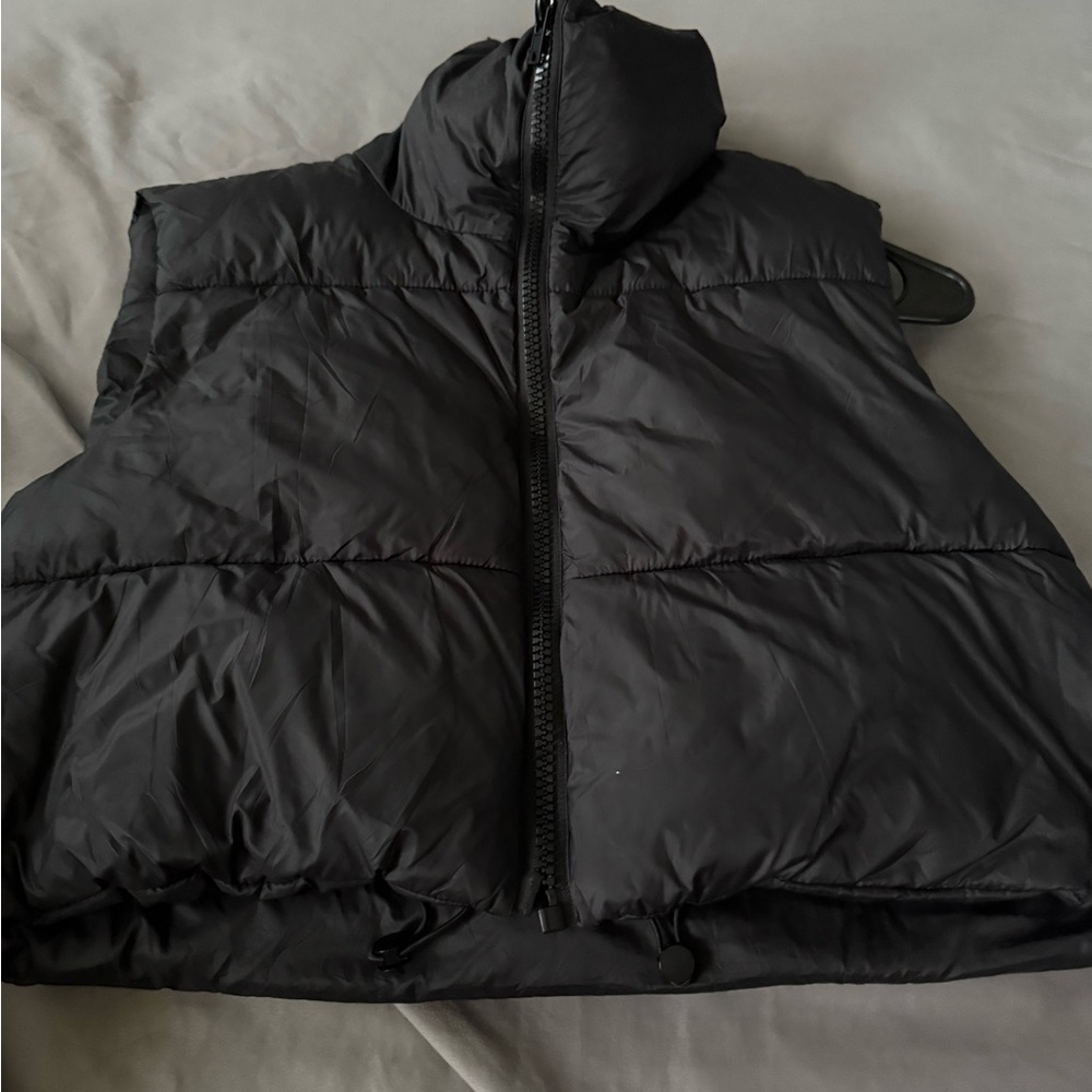 SHEIN Black Quilted Insulated Vest